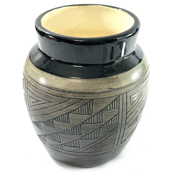 Maxine Clark Navajo Etched Blackware Pottery Vase 5” Southwest Native Art - Picture 2 of 7